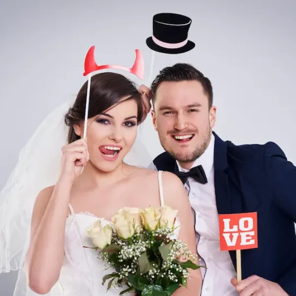 bride-bridegroom-making-funny-faces